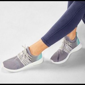 NEW Fabletics Pismo performance sneakers